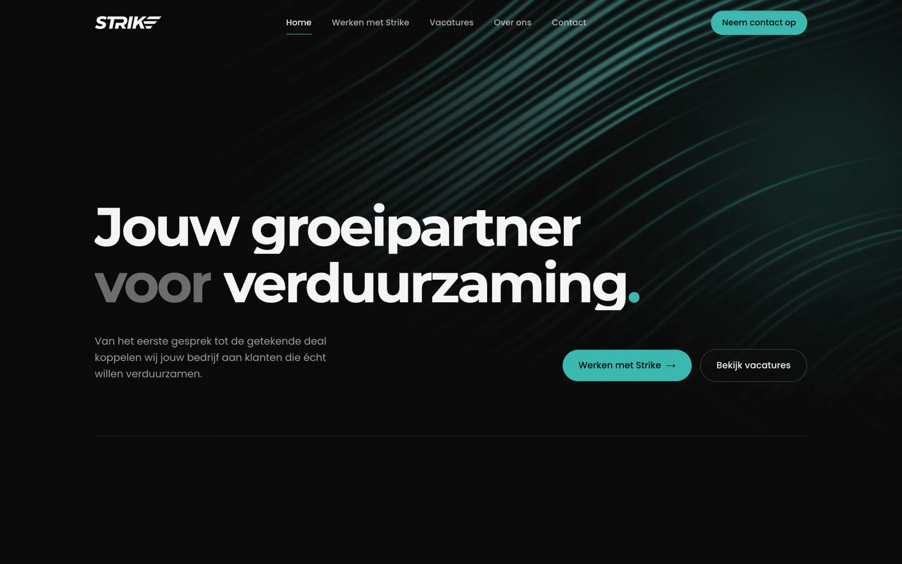 The Strike homepage: “Jouw groeipartner voor verduurzaming” over dark animated line waves.